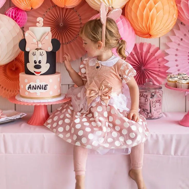 Shooting d'inspirations : un anniversaire sur le thème Minnie - Joli Baby   Décoration anniversaire minnie, Anniversaire minnie, Deco anniversaire  minnie
